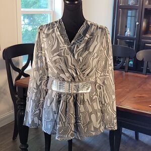 Design Loft sz S pullover poly top